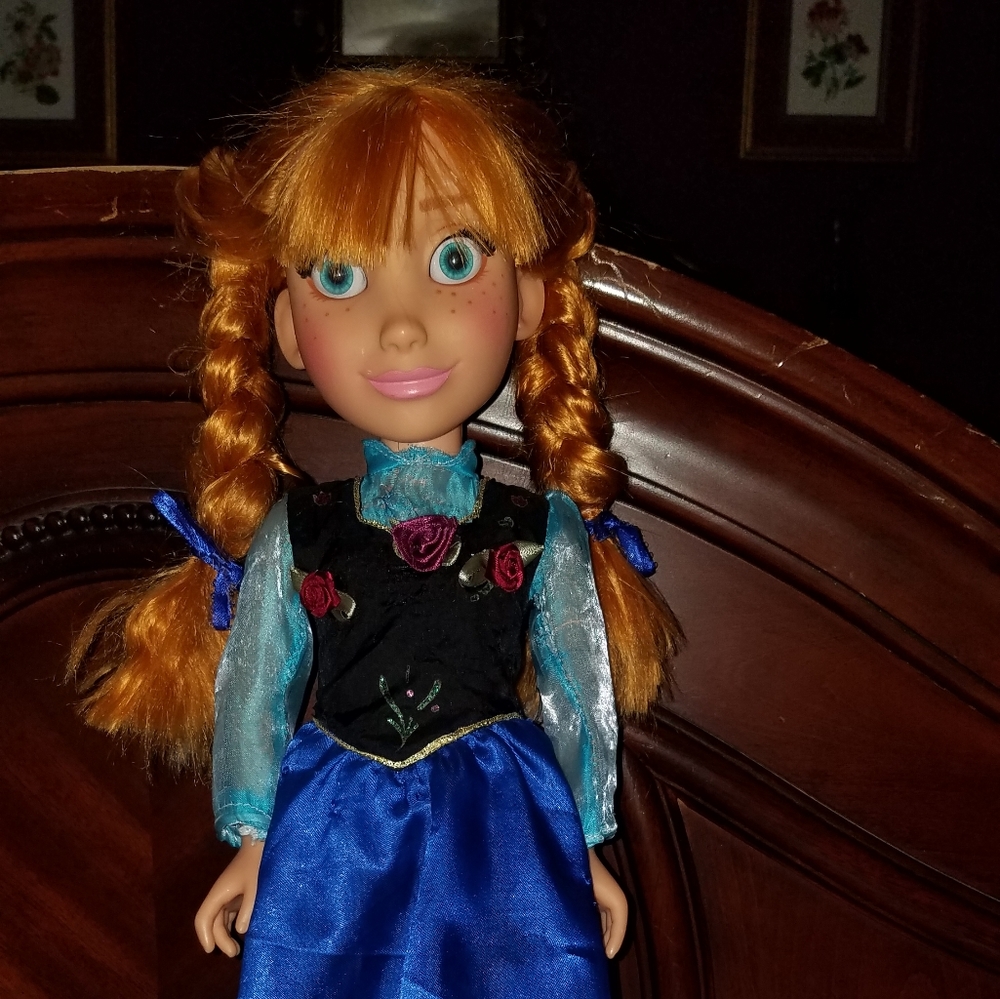 Jakks Pacific Frozen Anna doll